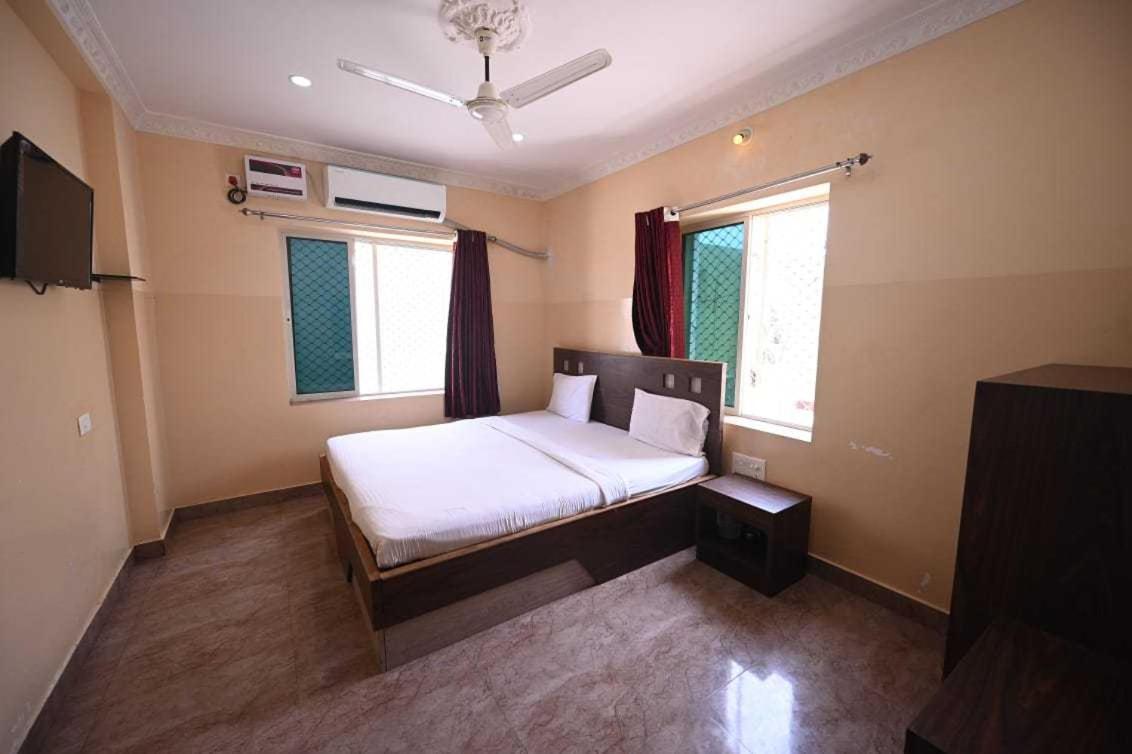 Oyo Flagship Hotel New Moon Inn Puri Exterior foto