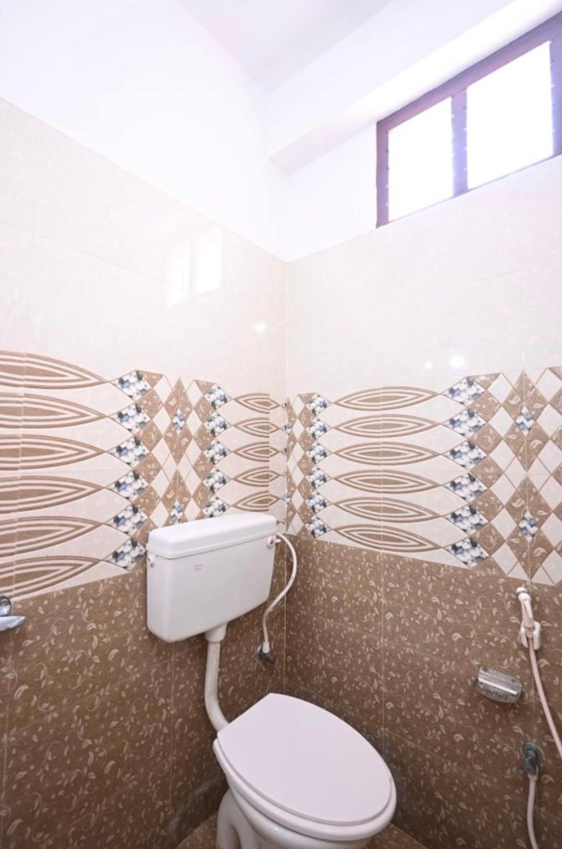 Oyo Flagship Hotel New Moon Inn Puri Exterior foto
